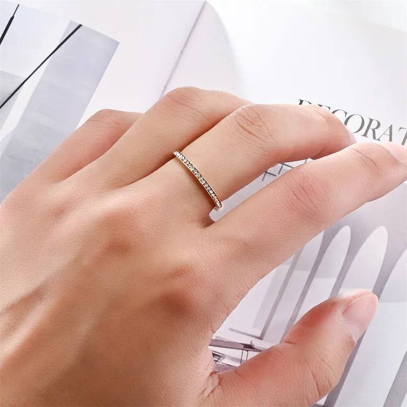 One Row Zircon Ring (Gold/Silver)