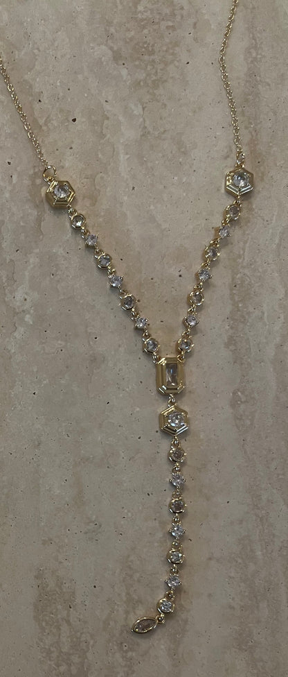 Elegant Zircon Necklace Gold