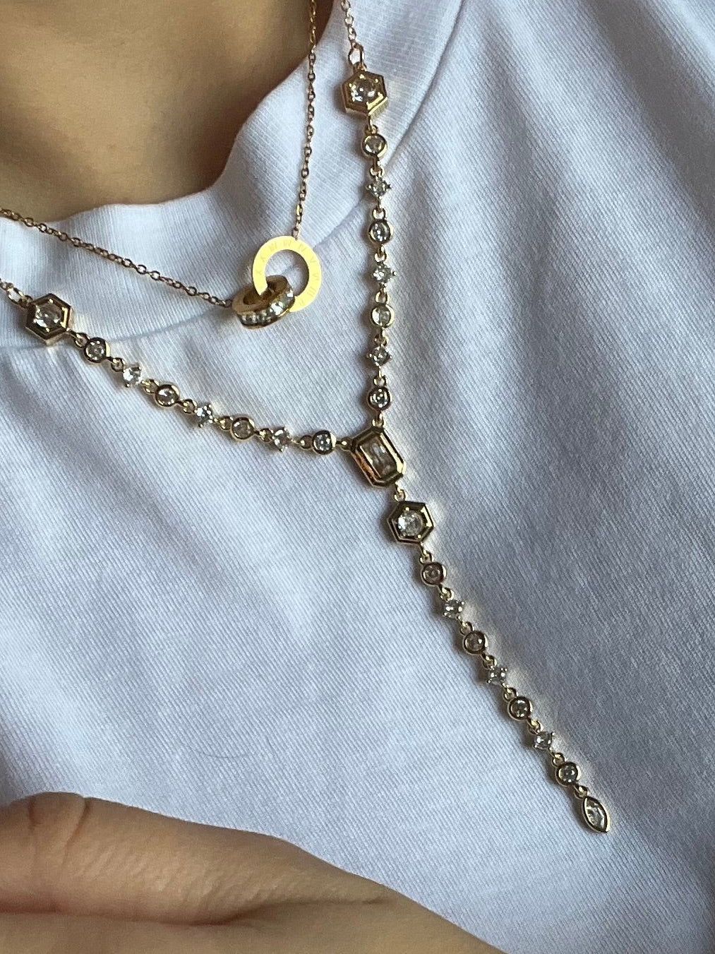 Elegant Zircon Necklace Gold