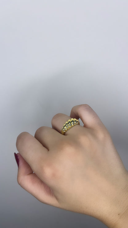 Croissant Ring Gold