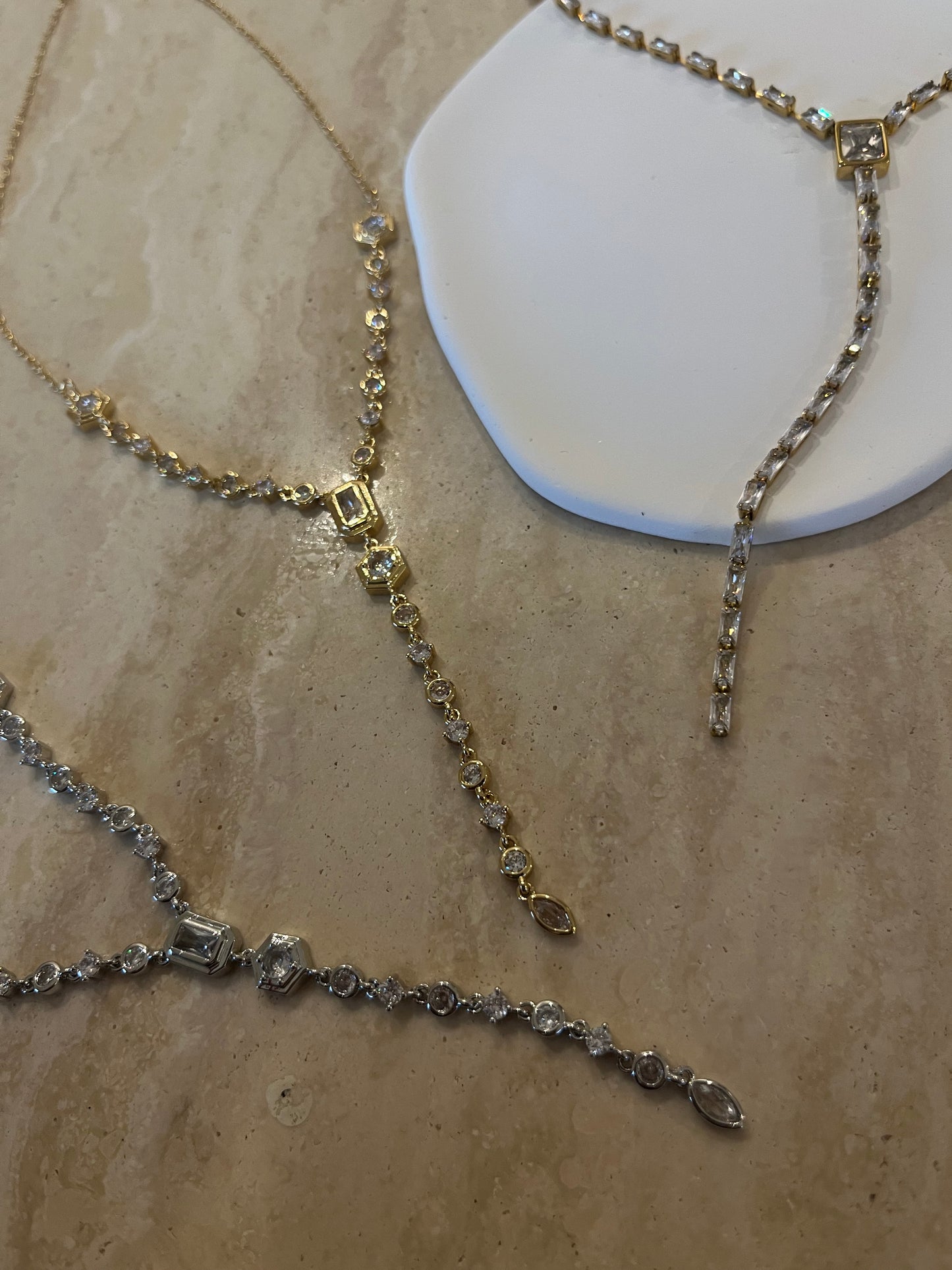Elegant Zircon Necklace Gold