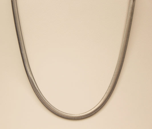 Thick Ribbon Snake Necklace Silver