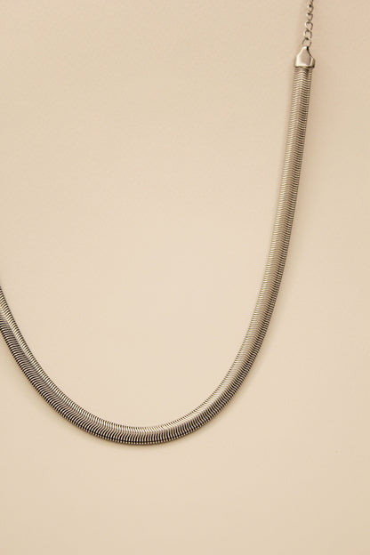 Thick Ribbon Snake Necklace Silver