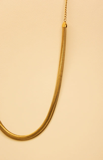 Thick Ribbon Snake Necklace Gold