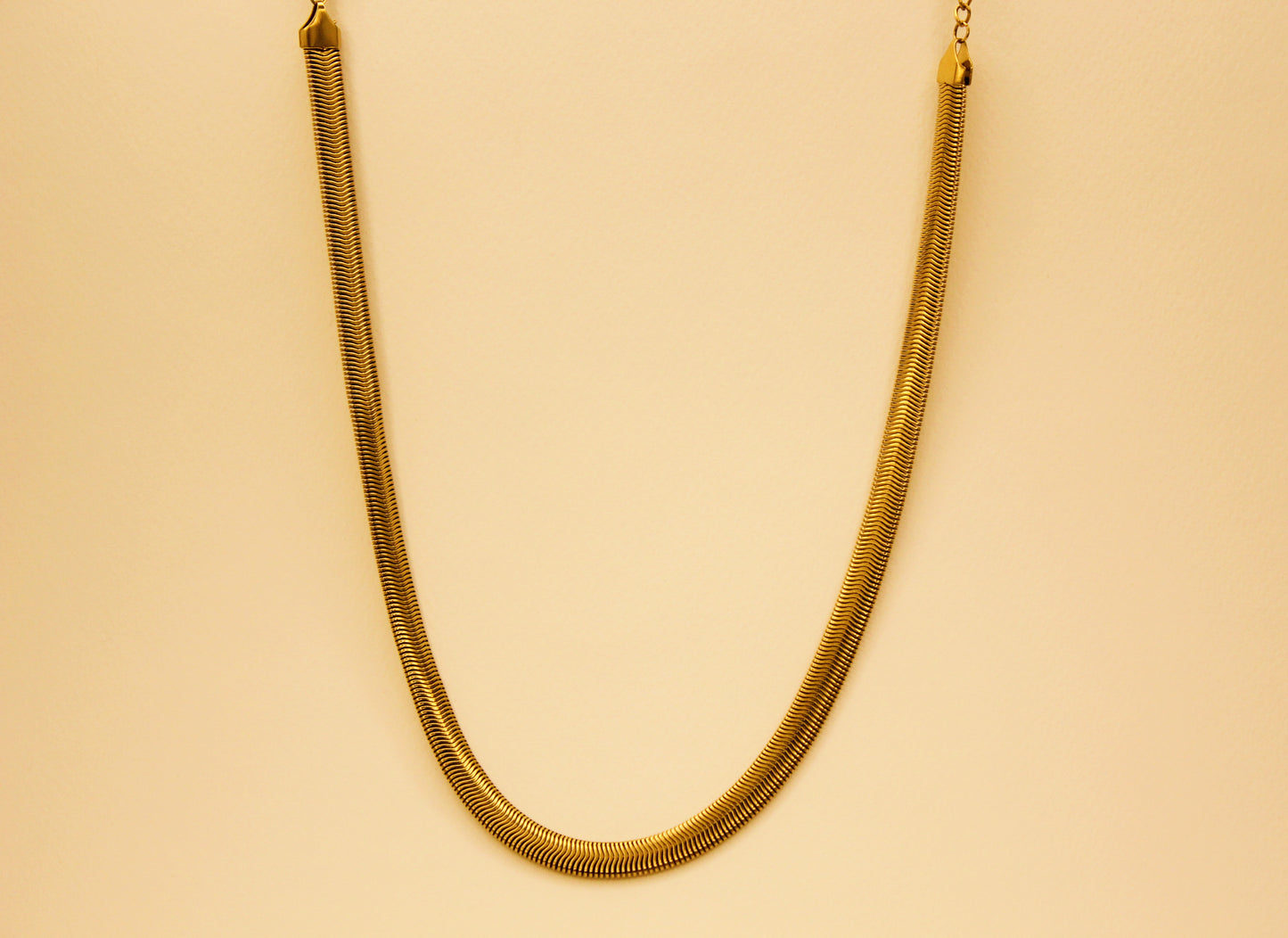 Thick Ribbon Snake Necklace Gold