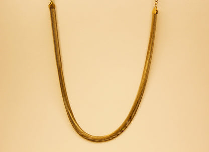 Thick Ribbon Snake Necklace Gold