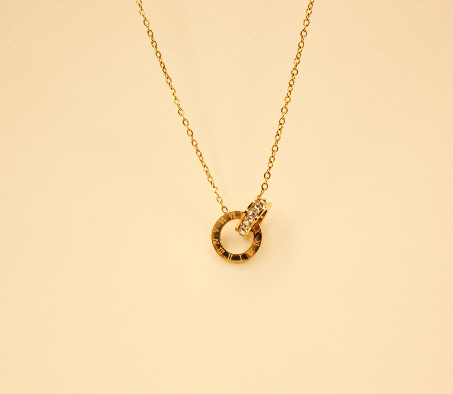 Interlock Necklace Gold