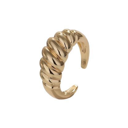 Croissant Ring Gold
